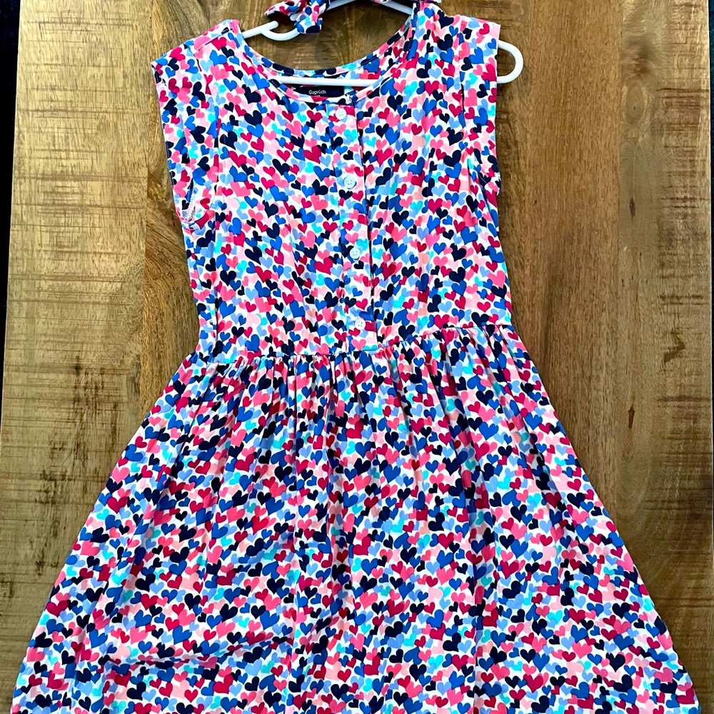 Gap Kids colorful heart pattern dress with waist tie. Size M (8-9)